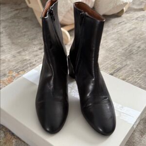 COS Elegant Black Ankle Boots 9.5 Line new